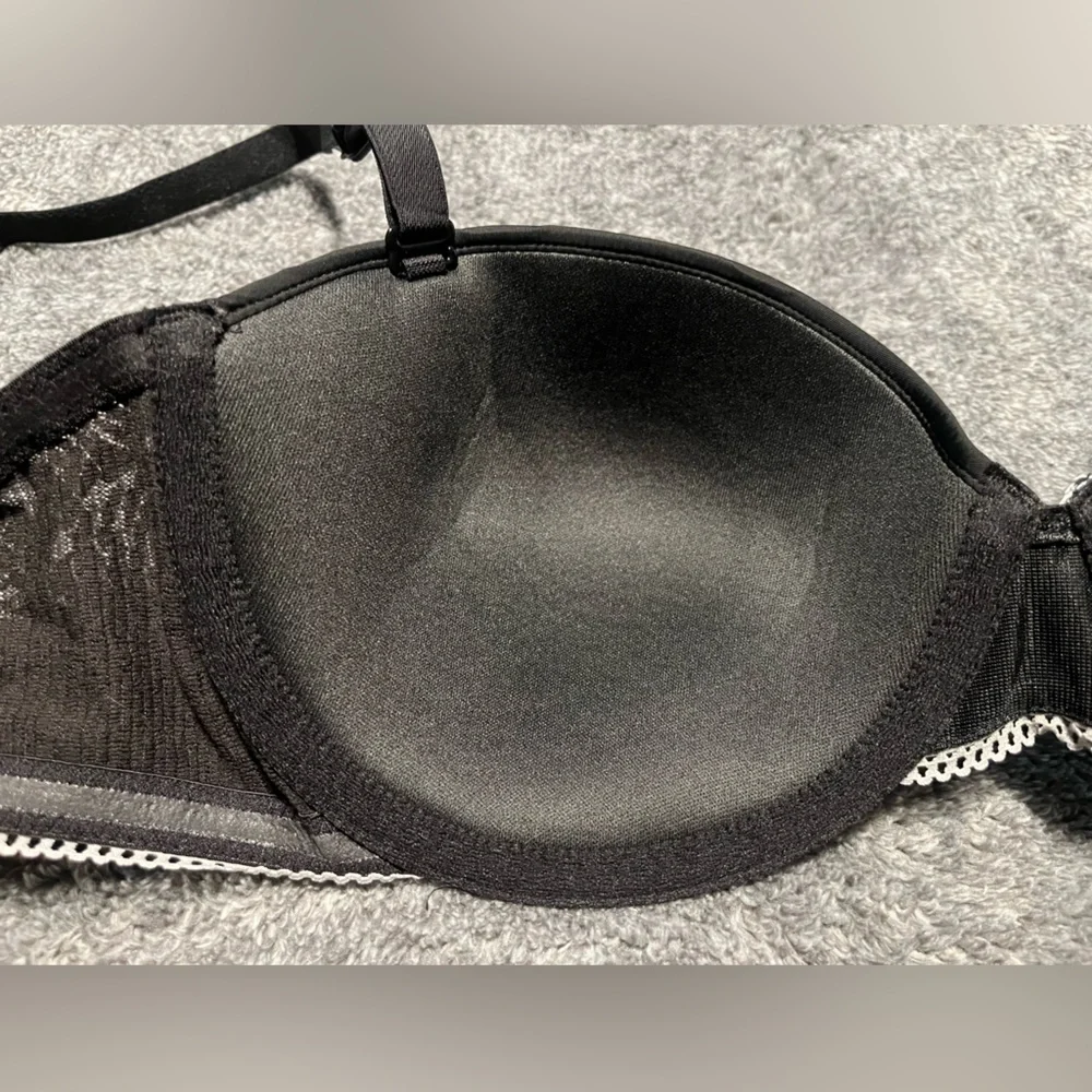 Wacoal b. tempet’d Modern Method Strapless Black Bra 36C